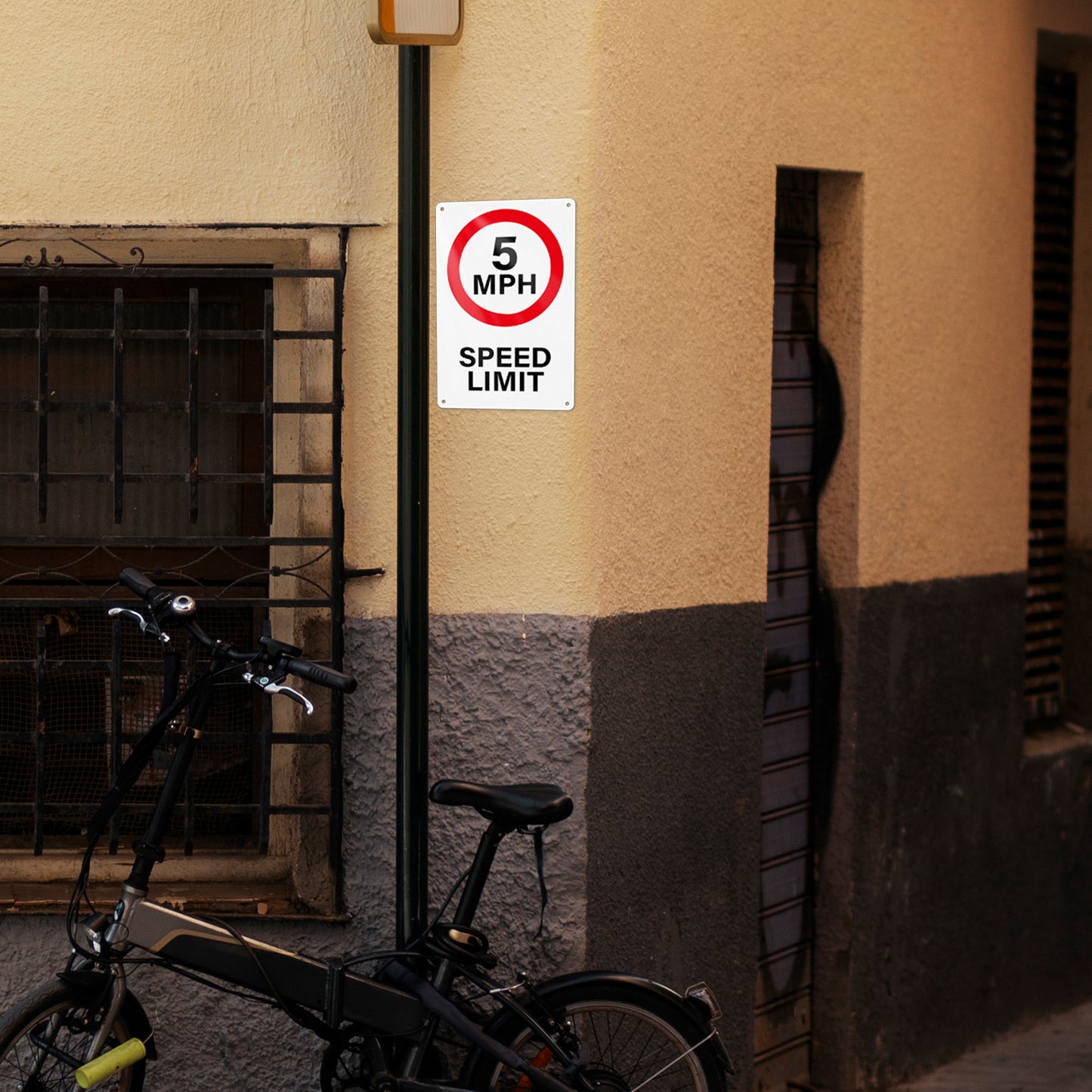 5 MPH Speed Limit 30 x 20 cm Aluminum Signs